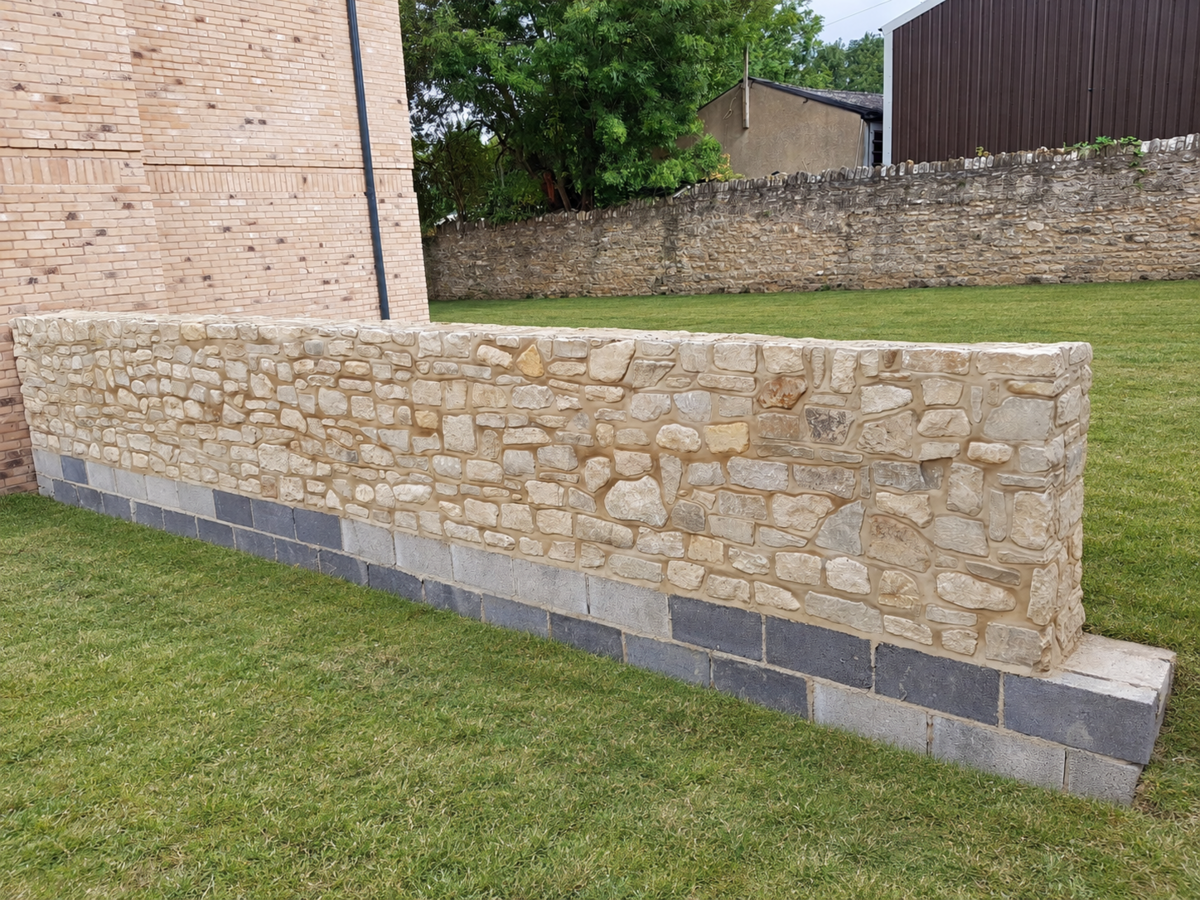 hummels-brickwork-natural-stone-garden-wall_Hummels Brickwork & Masonary, Wantage, Grove Oxfordshire Bricklayer Brickwork Construction